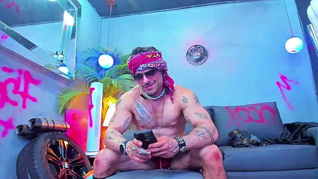 Snapshot of dennis_cox1 chatting on September 16, 10:49 am dennis cox1 online show from September 16, 10:49 am