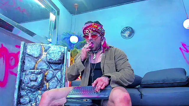 Snapshot of dennis_cox1 chatting on September 19, 2:46 am dennis cox1 online show from September 19, 2:46 am