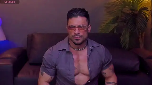 Snapshot of dennis_cox1 chatting on November 5, 3:34 pm dennis cox1 online show from November 5, 3:34 pm