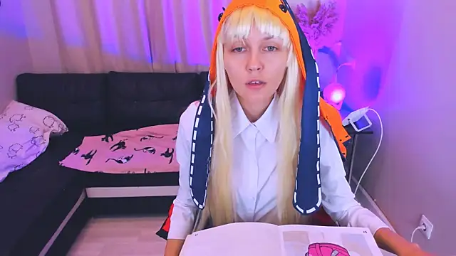 Snapshot of Mia_meowXkiss chatting on October 1, 4:24 pm Mia meowXkiss online show from October 1, 4:24 pm