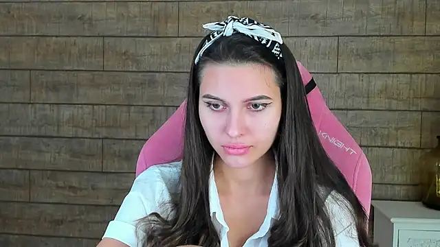 Snapshot of AlisaVersailles chatting on October 13, 4:29 pm AlisaVersailles online show from October 13, 4:29 pm