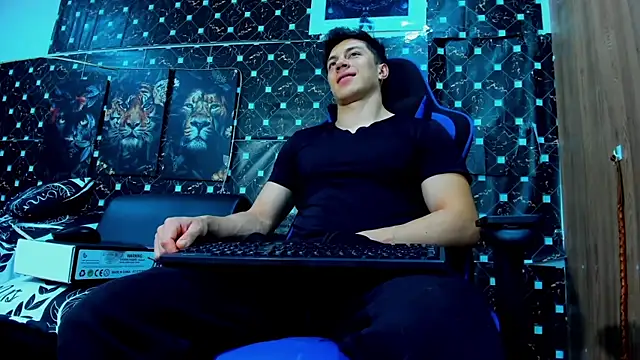 Snapshot of javiersexymann chatting on October 13, 10:32 pm javiersexymann online show from October 13, 10:32 pm