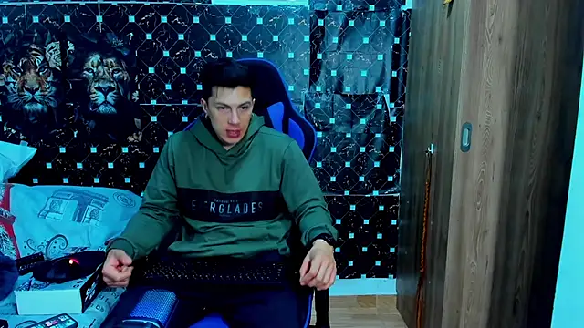 javiersexymann online show from December 17, 12:16 am