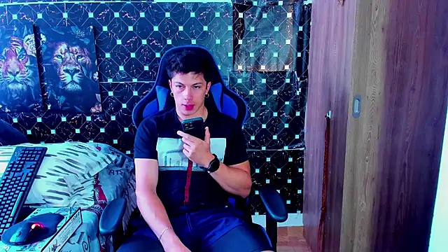 javiersexymann online show from January 8, 5:15 pm