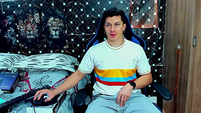 javiersexymann online show from February 26, 6:51 pm