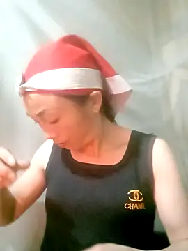 lucybaby00 online show from December 1, 2:33 pm