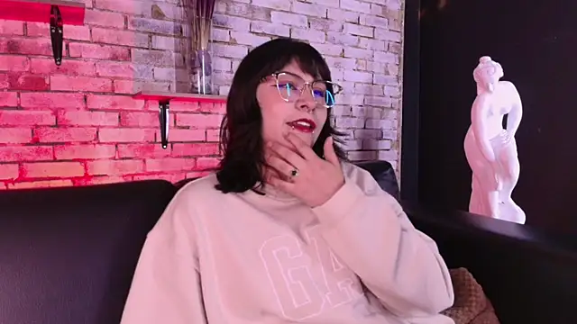 Snapshot of kitty_malach chatting on February 8, 3:32 am kitty malach online show from February 8, 3:32 am