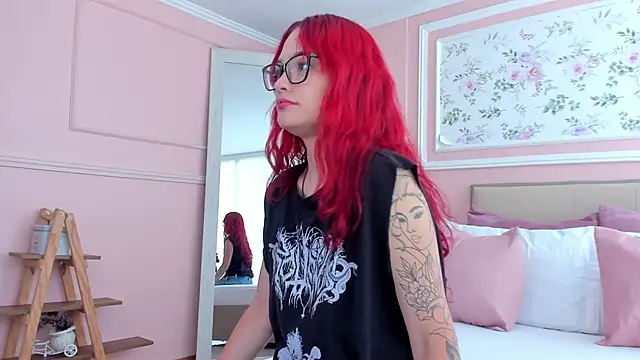 mae lyra online show from May 15, 2:57 pm