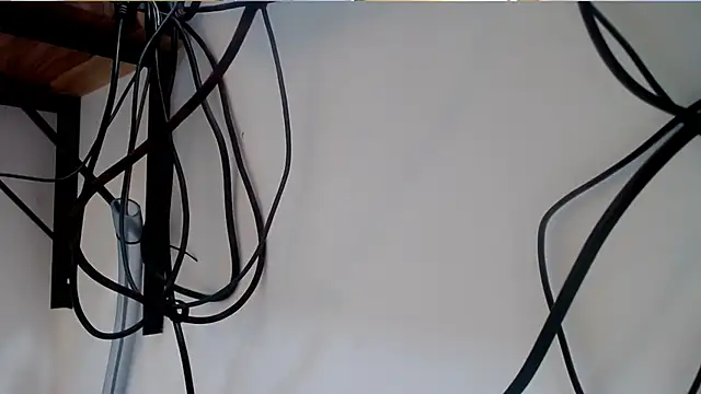Snapshot of skinnyverus18 chatting on April 19, 6:54 pm skinnyverus18 online show from April 19, 6:54 pm