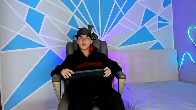 Snapshot of ArthurCox chatting on October 12, 5:23 pm ArthurCox online show from October 12, 5:23 pm