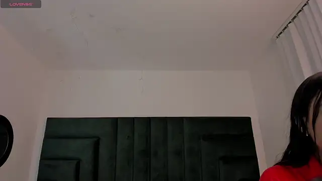 SaraWagner  online show from January 12, 1:11 am