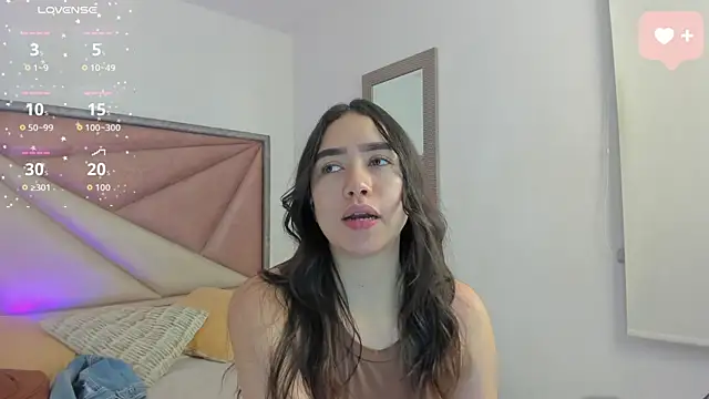Snapshot of SaraWagner_ chatting on June 20, 12:03 am SaraWagner online show from June 20, 12:03 am
