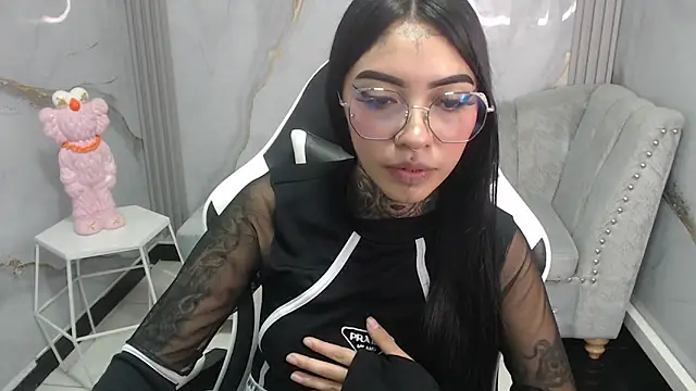 Ashley Blum v online show from October 25, 8:03 pm