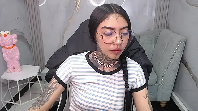 Ashley Blum v online show from October 30, 1:01 pm