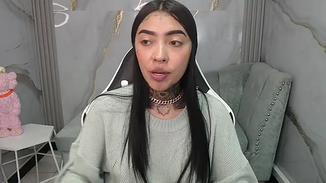 Ashley Blum v online show from November 4, 8:08 pm