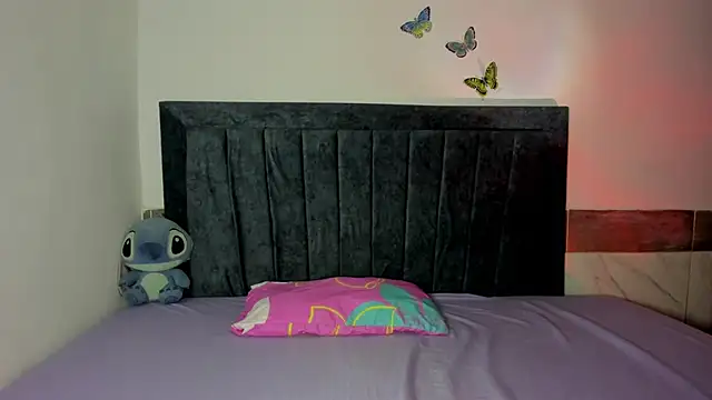Snapshot of emmie_bunny chatting on March 31, 12:27 pm emmie bunny online show from March 31, 12:27 pm