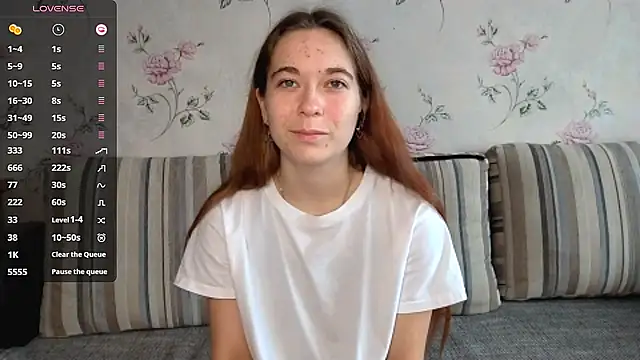 KissKarina online show from October 5, 11:52 am