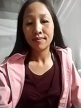 cute love00 online show from November 8, 10:30 pm