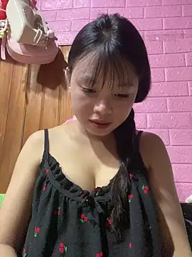 Snapshot of LunaBerry18 chatting on September 16, 12:39 pm LunaBerry18 online show from September 16, 12:39 pm
