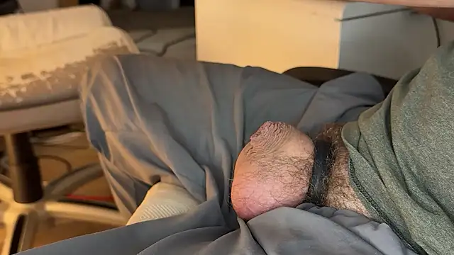 Snapshot of hornysmallcockgermany chatting on November 5, 8:36 am hornysmallcockgermany online show from November 5, 8:36 am