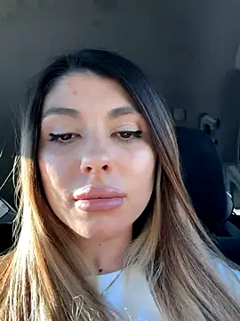 Snapshot of bbgurlnickii chatting on November 10, 10:09 pm bbgurlnickii online show from November 10, 10:09 pm