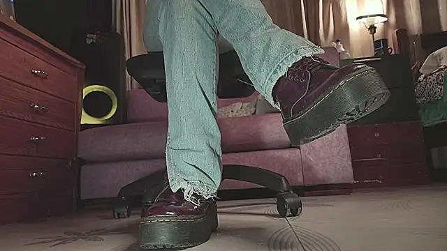 gigifontaine   online show from October 26, 12:16 am