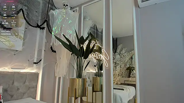 Snapshot of ellette__ chatting on October 26, 7:36 am ellette online show from October 26, 7:36 am