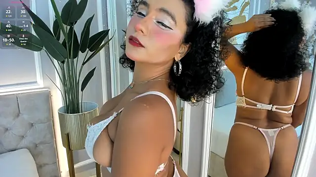 Snapshot of ellette__ chatting on November 12, 7:13 pm ellette online show from November 12, 7:13 pm