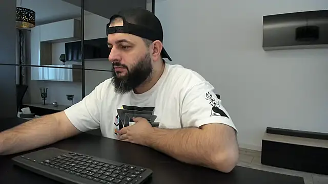 Snapshot of DravenPeak chatting on November 27, 8:27 am DravenPeak online show from November 27, 8:27 am