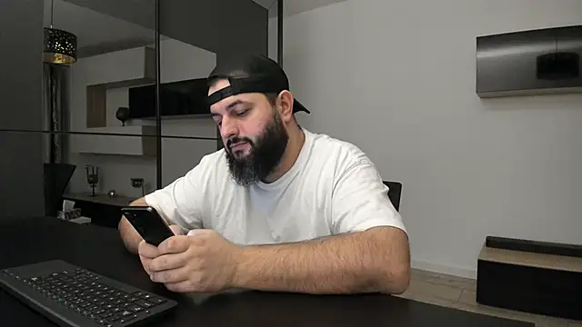 Snapshot of DravenPeak chatting on December 14, 4:23 pm DravenPeak online show from December 14, 4:23 pm