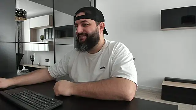 Snapshot of DravenPeak chatting on December 20, 12:45 pm DravenPeak online show from December 20, 12:45 pm