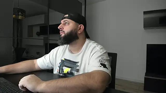 Snapshot of DravenPeak chatting on January 9, 7:48 pm DravenPeak online show from January 9, 7:48 pm