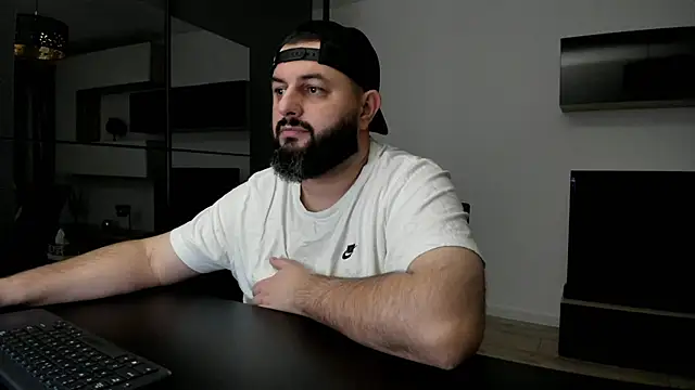 Snapshot of DravenPeak chatting on February 25, 10:08 pm DravenPeak online show from February 25, 10:08 pm