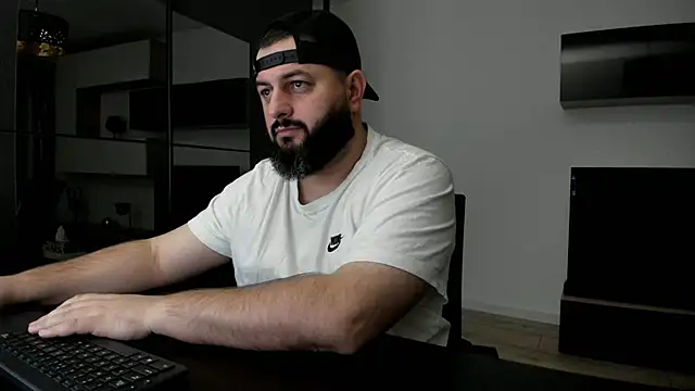 Snapshot of DravenPeak chatting on February 26, 8:30 pm DravenPeak online show from February 26, 8:30 pm