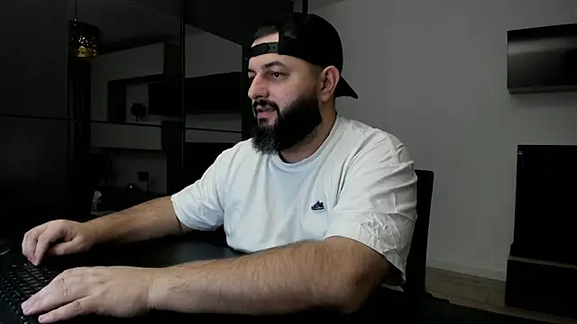 Snapshot of DravenPeak chatting on March 1, 8:44 pm DravenPeak online show from March 1, 8:44 pm