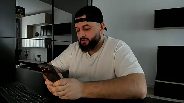 Snapshot of DravenPeak chatting on March 7, 12:46 pm DravenPeak online show from March 7, 12:46 pm