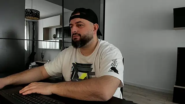 Snapshot of DravenPeak chatting on March 23, 10:19 am DravenPeak online show from March 23, 10:19 am