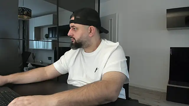 Snapshot of DravenPeak chatting on March 30, 6:36 am DravenPeak online show from March 30, 6:36 am