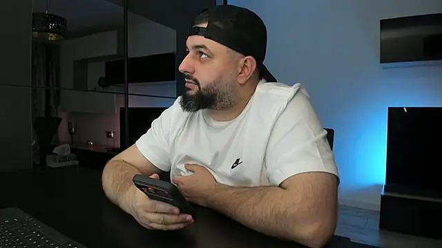 Snapshot of DravenPeak chatting on March 30, 6:42 pm DravenPeak online show from March 30, 6:42 pm