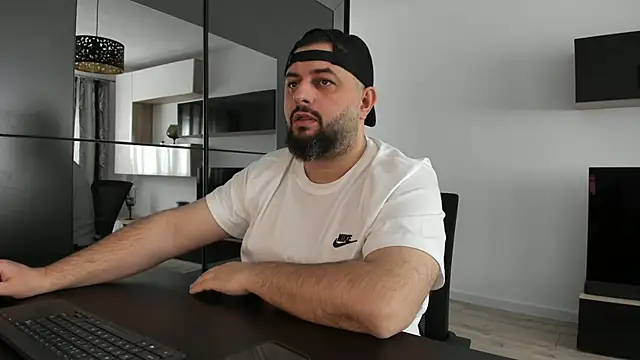 Snapshot of DravenPeak chatting on April 1, 9:21 am DravenPeak online show from April 1, 9:21 am