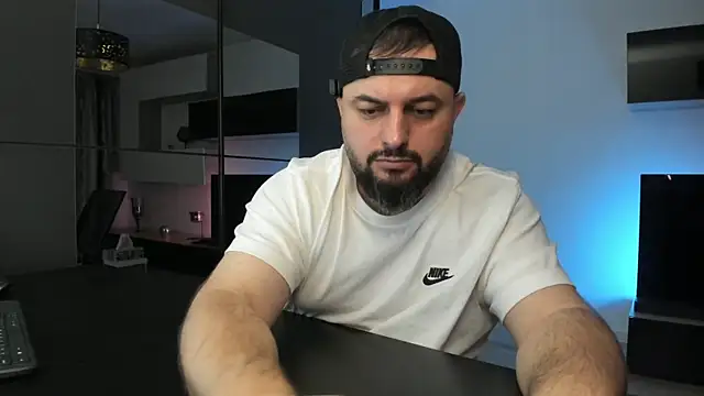 Snapshot of DravenPeak chatting on April 1, 5:54 pm DravenPeak online show from April 1, 5:54 pm