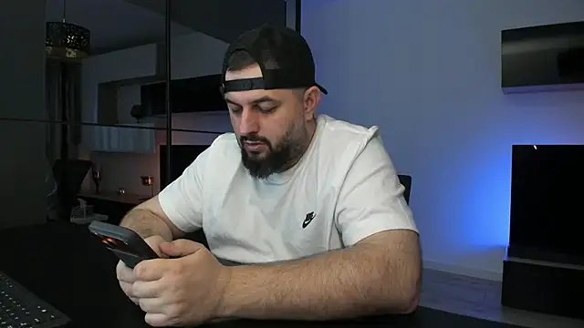 Snapshot of DravenPeak chatting on April 2, 4:15 pm DravenPeak online show from April 2, 4:15 pm