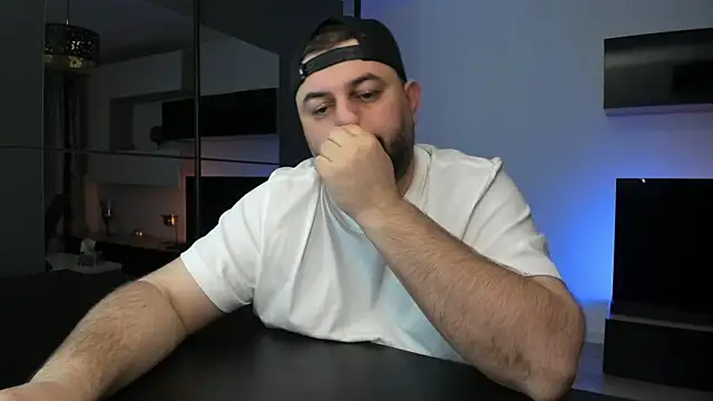 Snapshot of DravenPeak chatting on April 3, 10:08 pm DravenPeak online show from April 3, 10:08 pm