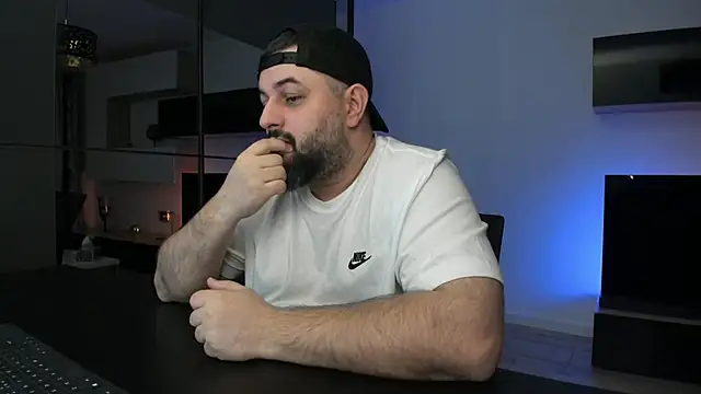 Snapshot of DravenPeak chatting on April 4, 5:54 pm DravenPeak online show from April 4, 5:54 pm