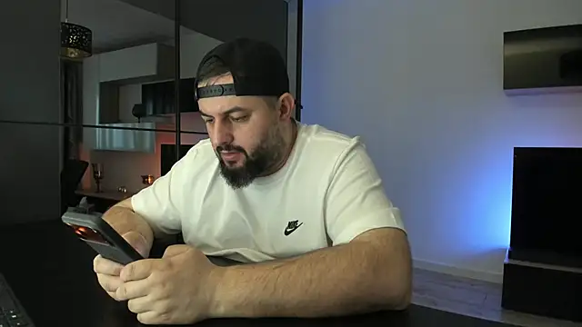 Snapshot of DravenPeak chatting on April 6, 4:30 pm DravenPeak online show from April 6, 4:30 pm