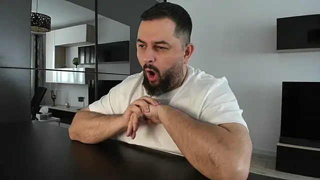 Snapshot of DravenPeak chatting on April 7, 12:38 pm DravenPeak online show from April 7, 12:38 pm