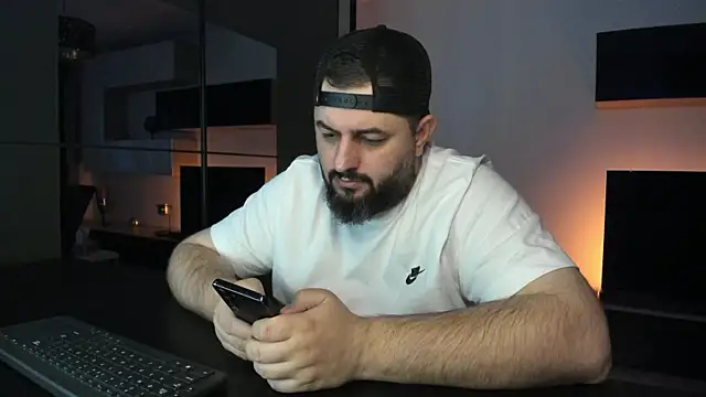 Snapshot of DravenPeak chatting on April 12, 5:07 pm DravenPeak online show from April 12, 5:07 pm