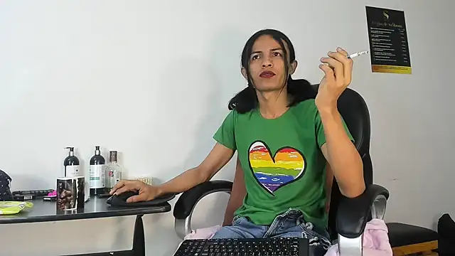 Aisha hotts777 online show from November 28, 4:26 am