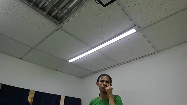 Aisha hotts777 online show from April 13, 3:34 am