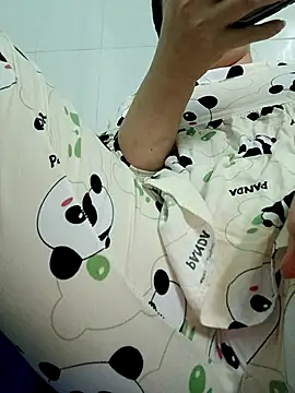  Babyrose  online show from January 17, 6:00 pm